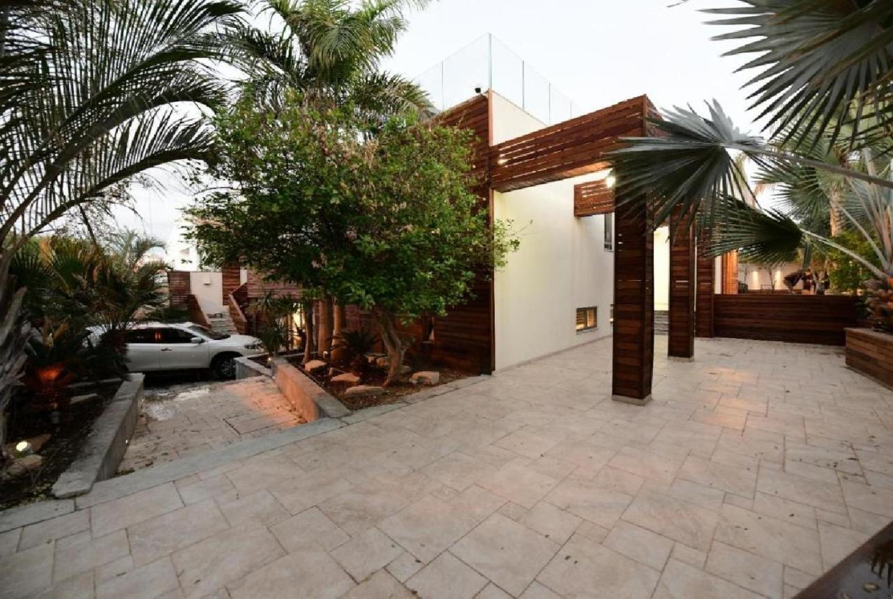 Leto With Heated Pool Villa